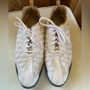 White Quilted Women’s Footjoy FJ Golf Shoes